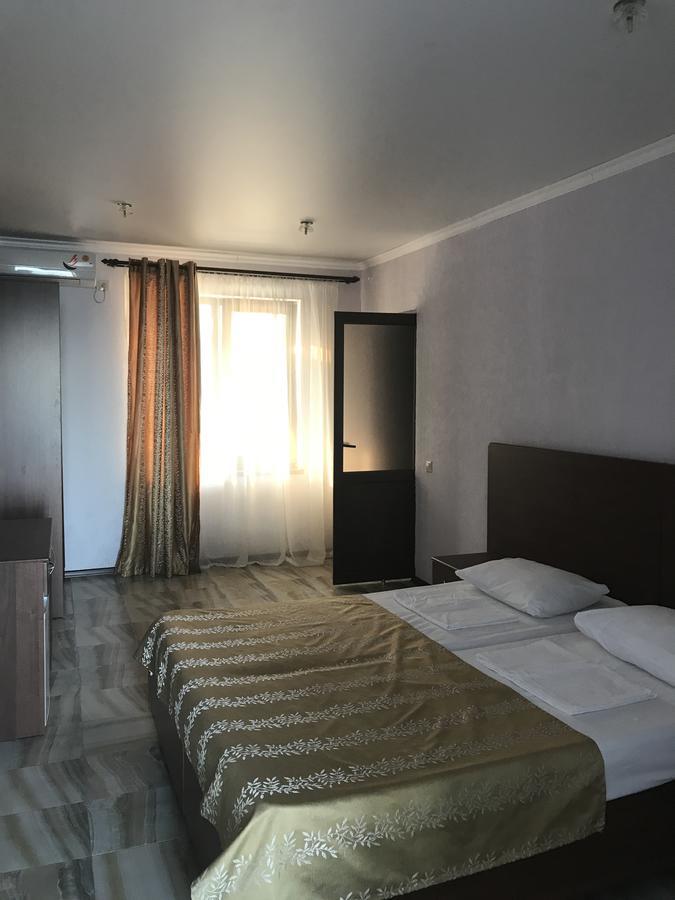 Apra Hotel Lidzava Buitenkant foto