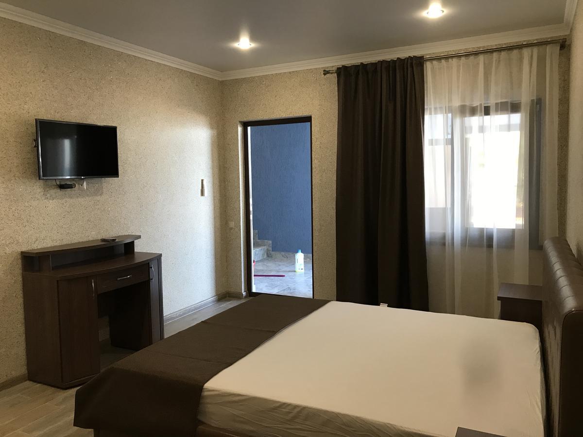 Apra Hotel Lidzava Buitenkant foto